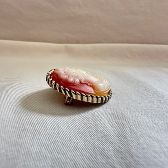 Vintage Cameo Brooch Pin - Picture 5 of 8